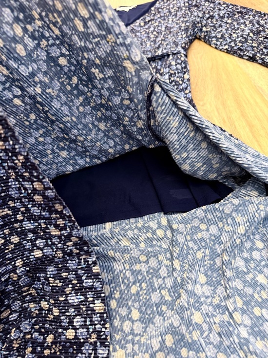 Collective Concepts Blue Floral V-Neck Long Sleeve Dress - Picture 6 of 6